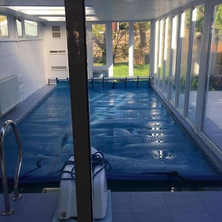 River House With Heated Pool June To Sep & Garden Twickenham Exterior photo