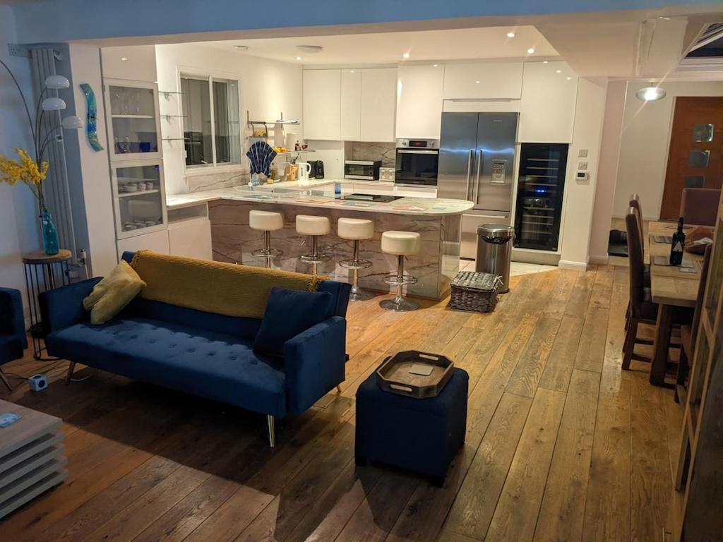 River House With Heated Pool June To Sep & Garden Twickenham Exterior photo
