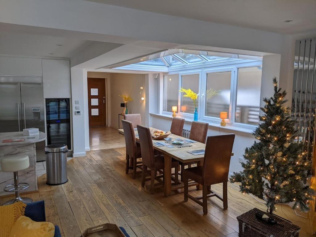 River House With Heated Pool June To Sep & Garden Twickenham Exterior photo